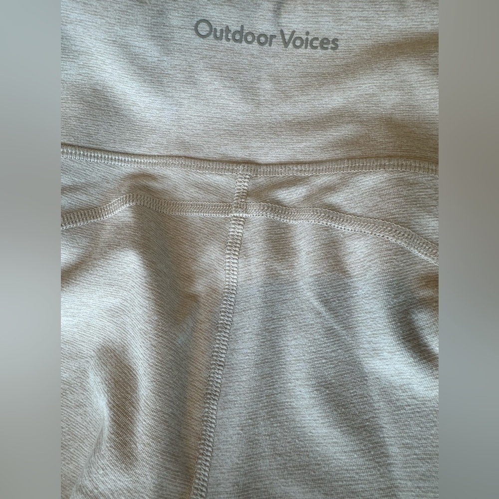 Outdoor Voices 3/4 Warm Up Leggings Oatmeal Womens Medium - Picture 7 of 8